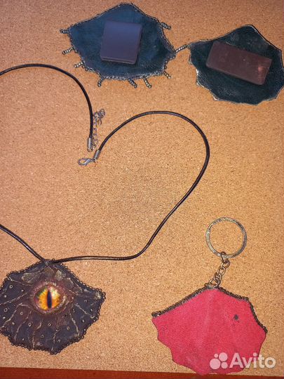 Украшения:брошь, подвеска. Магнит