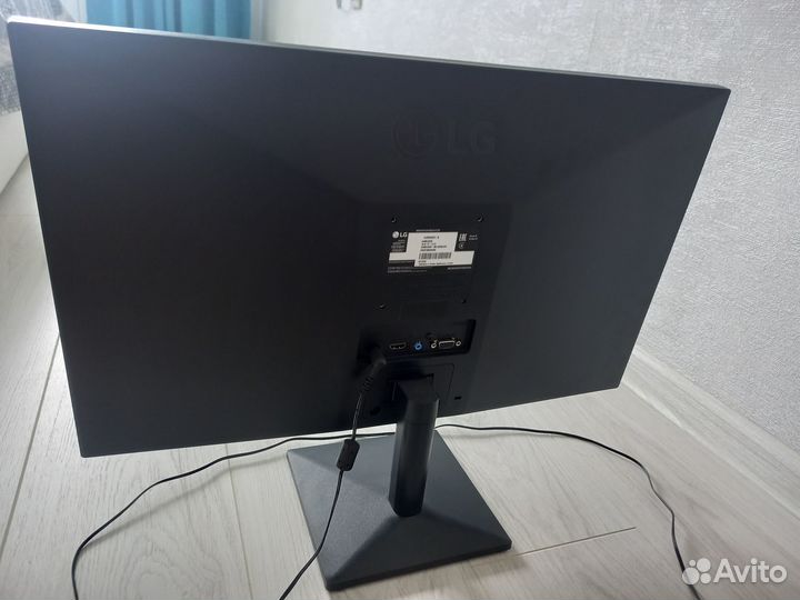 Монитор LG