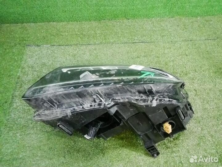 Фара левая Volkswagen Tiguan