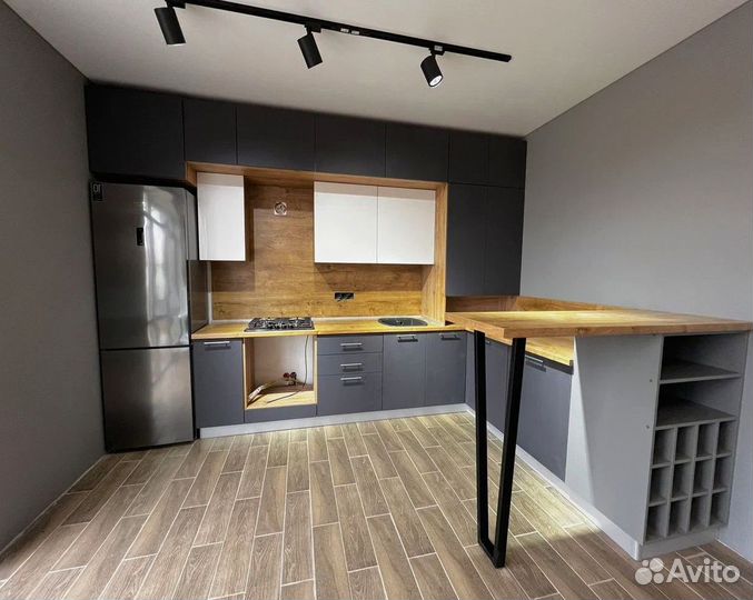 Угловая кухня в потолок.Кухонный гарнитур на заказ