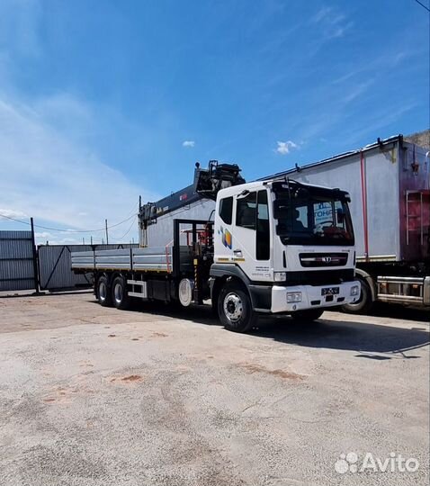 Водитель автомобиля на кму