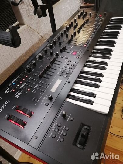 Roland JD-XA - аналоговый и цифровой синтезатор