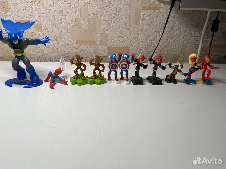 Коллекционные игрушки киндер Marvel