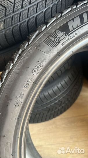 Michelin Alpin 5 265/40 R22
