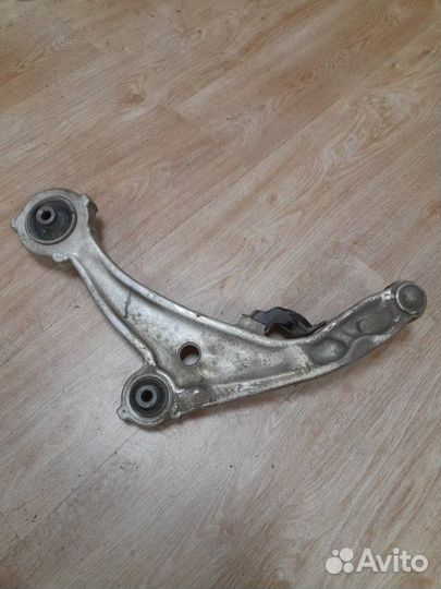 Рычаг подвески передний правый Nissan Teana J32