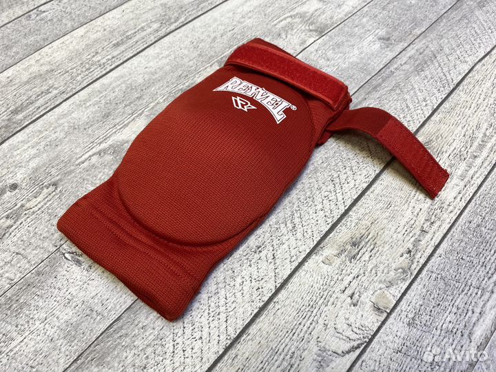 Защита локтя Reyvel красная