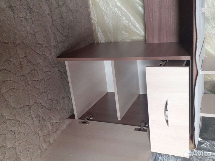 Письменный стол новый