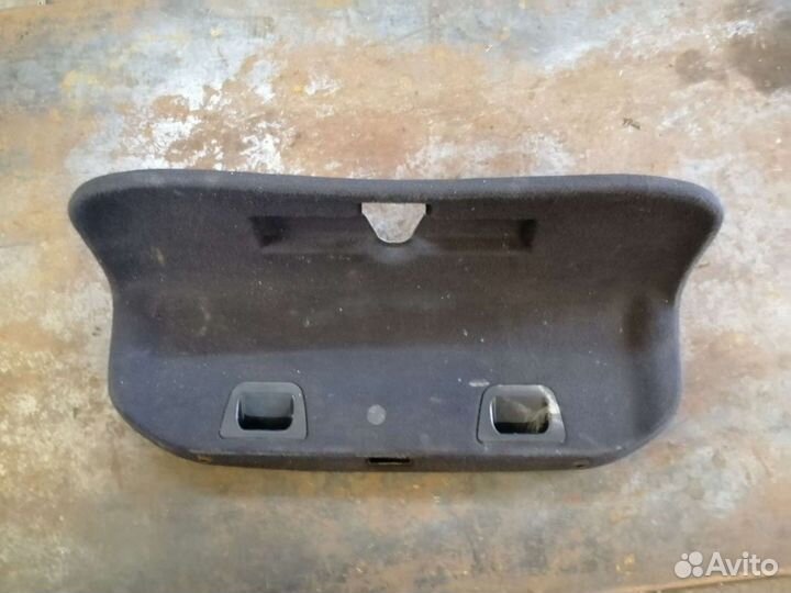 Обшивка крышки багажника Audi A6C6