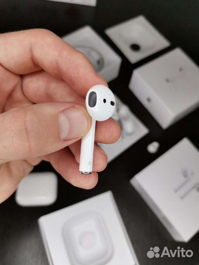 Airpods 2 + чехол в подарок