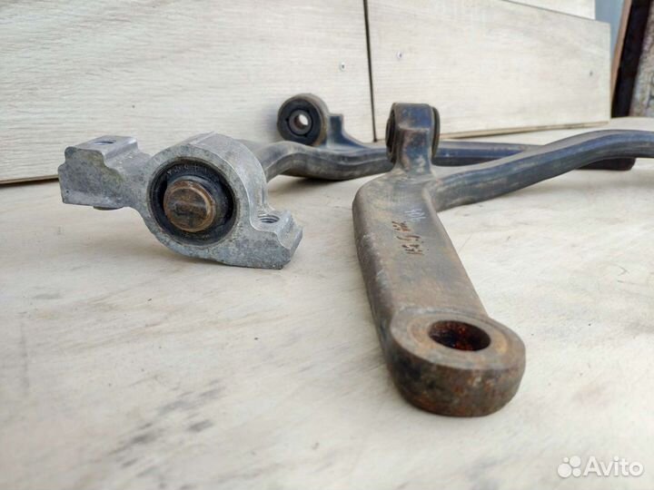 Рычаги подвески передние Peugeot 406