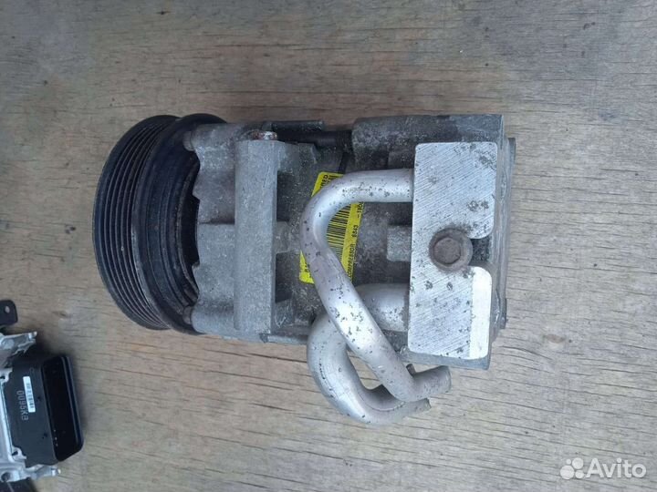 Компрессор кондиционера Форд Фиеста ST 2002-2008