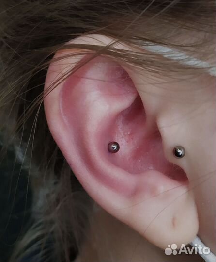 Мастер пирсинга