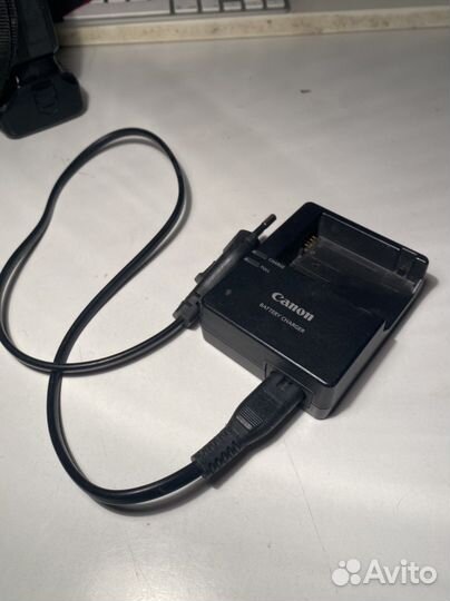 Зеркальный фотоаппарат canon 550d