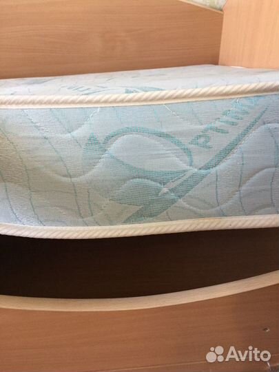 Детская кровать с матрасом