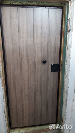 Продам входную дверь бу