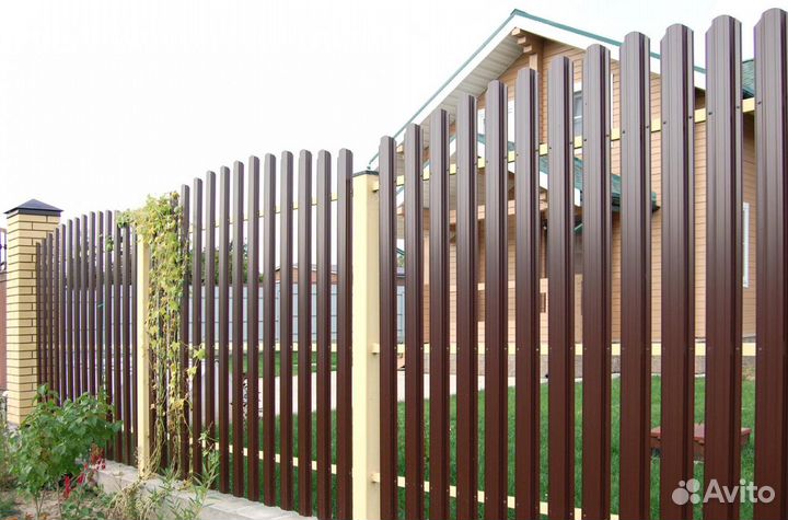 Металлический штакетник для забора