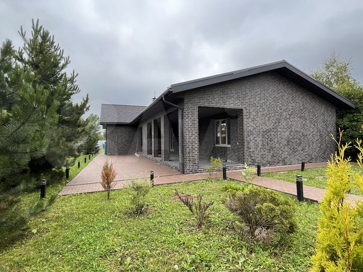 Дом 228 м² на участке 20 сот.