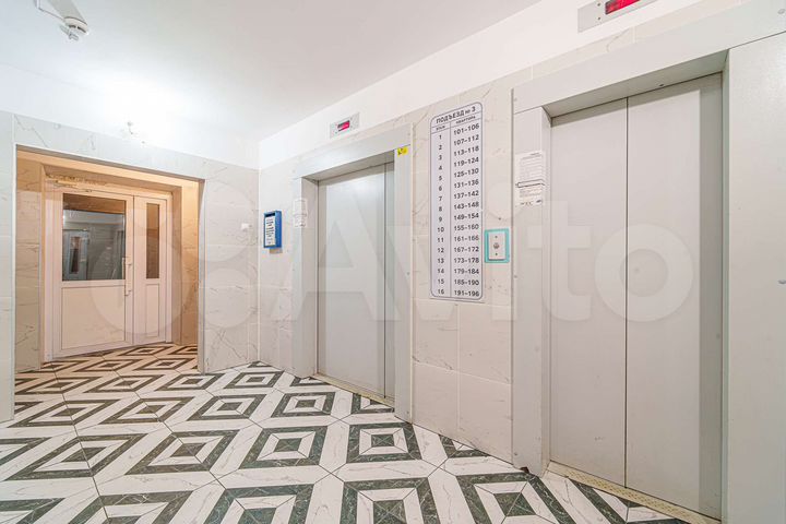 2-к. квартира, 60,1 м², 1/16 эт.