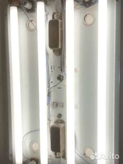 Светильник с лампами