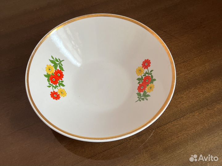 Глубокая тарелка фарфоровая салатник СССР