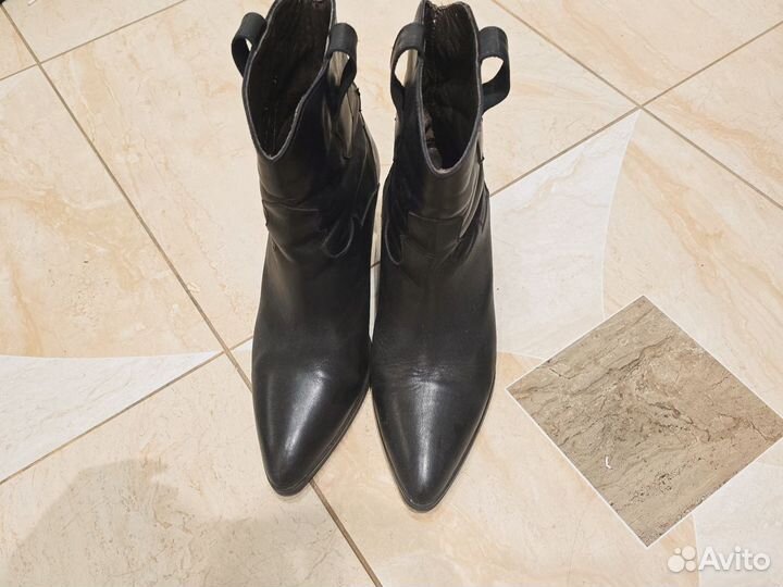 Кожаный ботинки казаки