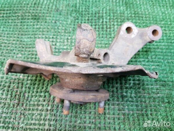 Кулак поворотный передний правый Toyota Corolla 9