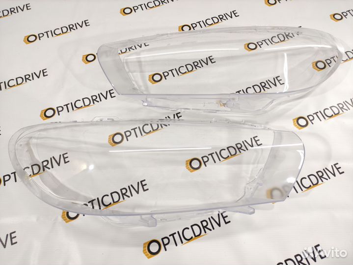 Стекло фары VW Scirocco 2008-2017