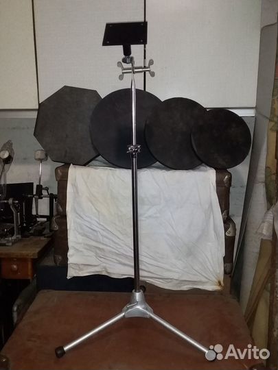 Пэды, стойки, тарелки, педали для барабанов