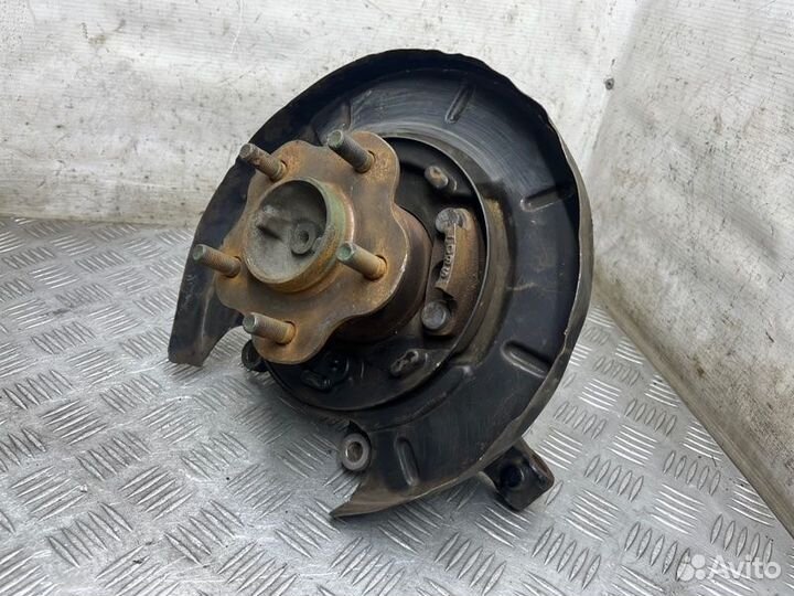 Щит опорный задний левый Nissan X-Trail T30 QR20DE