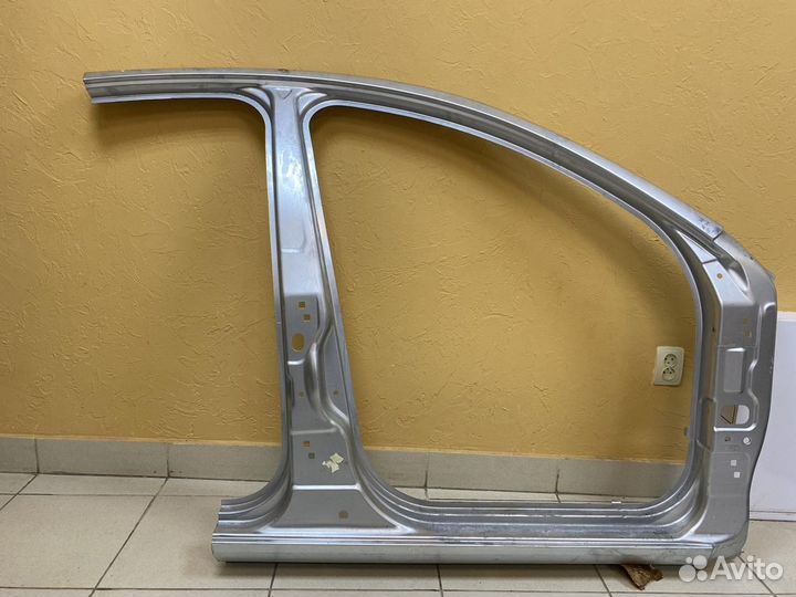 Боковина правая на LADA vesta