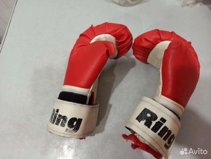 Перчатки для кикбоксинга