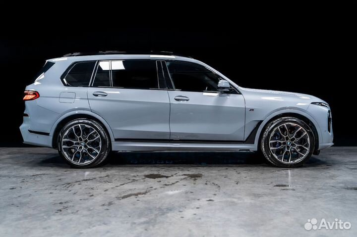 BMW X7 3.0 AT, 2022, 5 000 км
