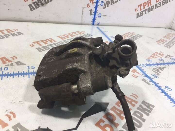 Форд C-Max Суппорт задний правый Прав