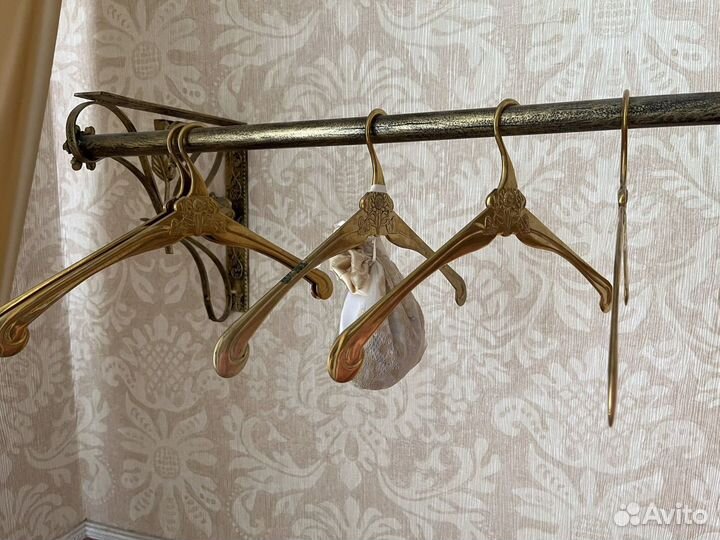Винтаж, вешалка для плечиков, чеканка металл