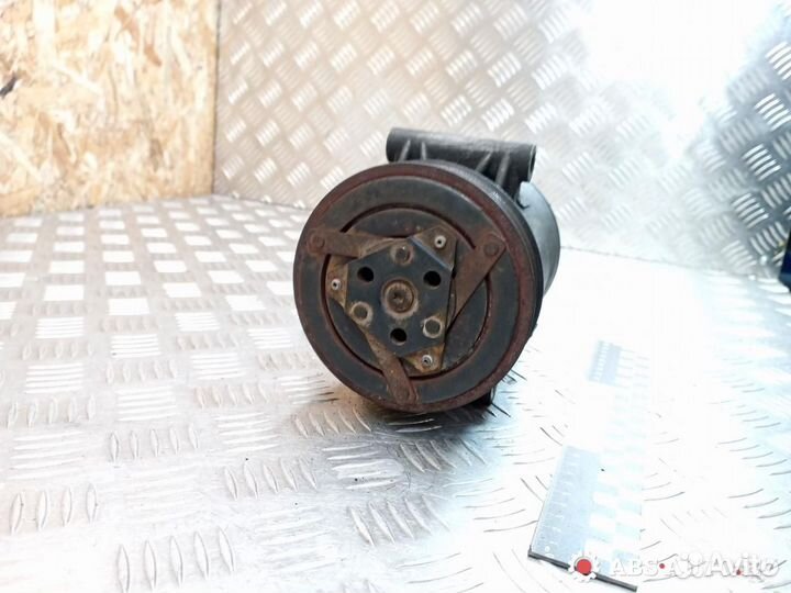 Компрессор кондиционера Renault Grand Scenic 2