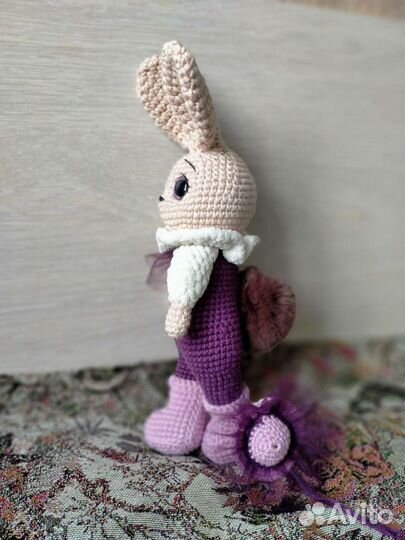 Вязаная игрушка Зайчик
