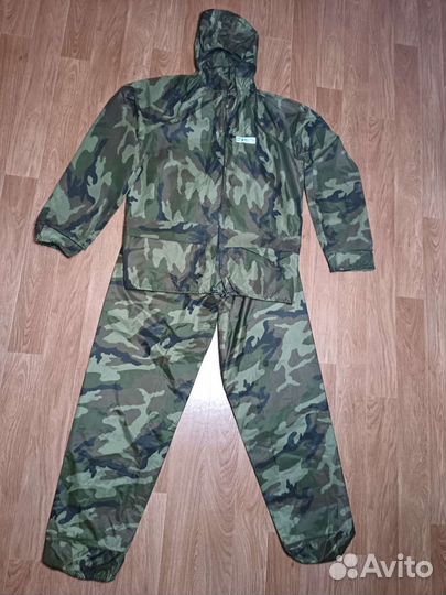 Комуфляжный влагозащитный костюм