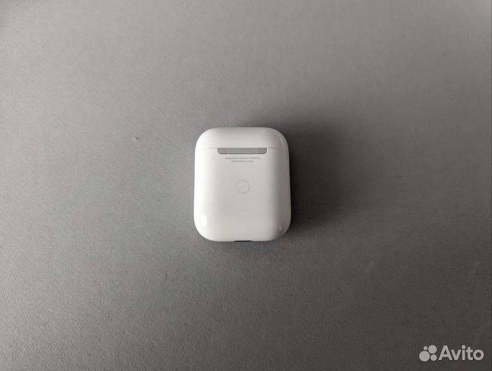Наушники Apple AirPods 2 with charging case