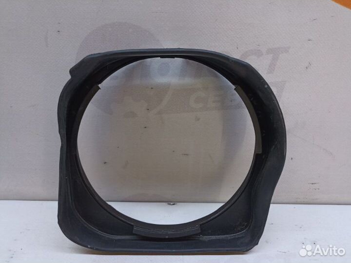 Кронштейн задний левый Volkswagen Touareg 7L AXQ