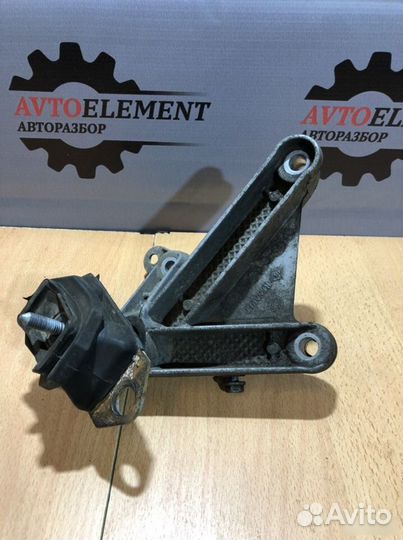 Кронштейн двигателя K4M Nissan Almera G15