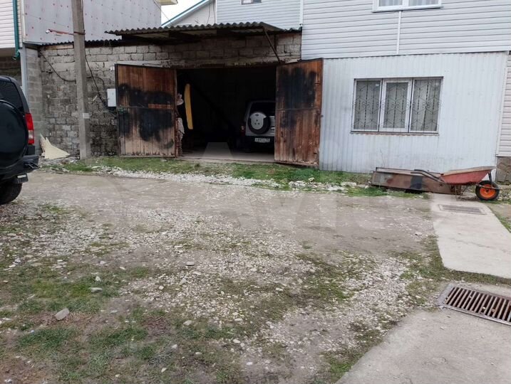 Гараж, > 30 м²