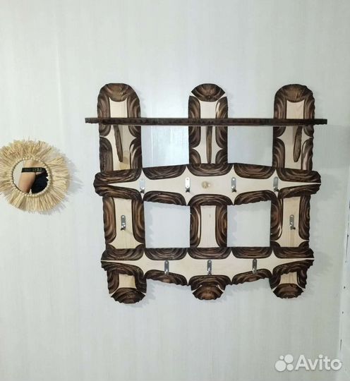 Вешалка с полкой