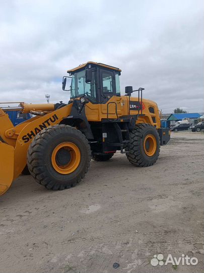 Фронтальный погрузчик