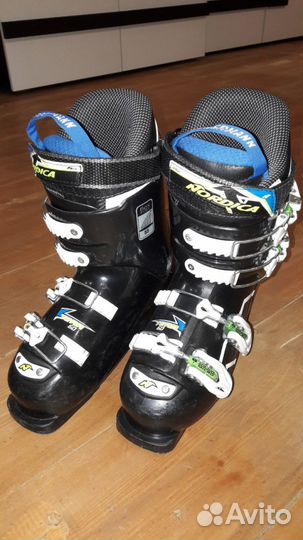 Ботинки горнолыжные