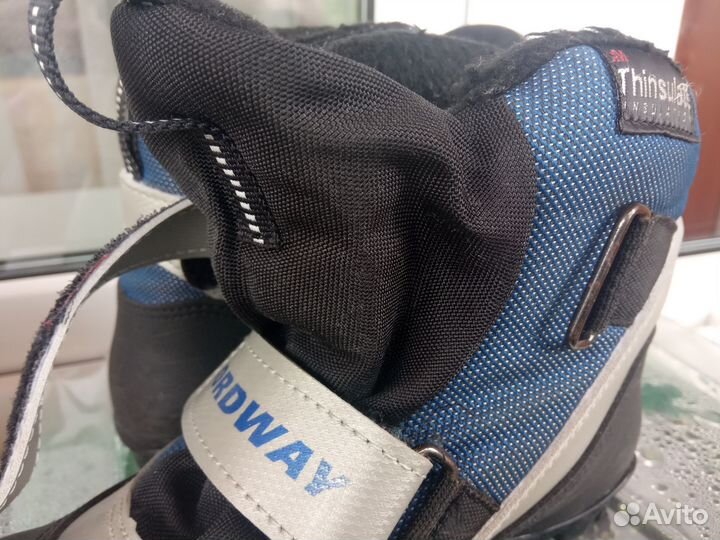 Ботинки лыжные 34, 35 р-р крепление NNN