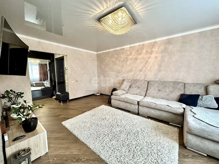 3-к. квартира, 79 м², 4/10 эт.