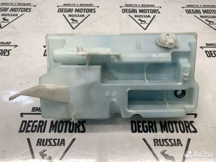 Бачок омывателя оригинал Volvo xс60 2009- 30753424