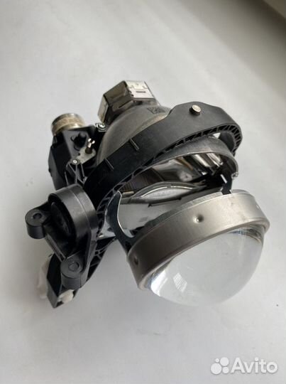 Линза в левую фару Mercedes W204, W163, W212