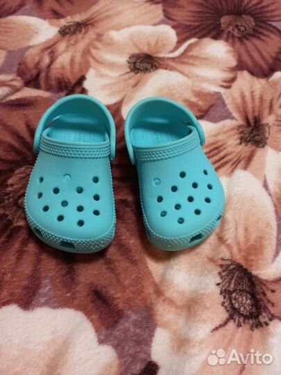 Детские резиновые шлепки crocs