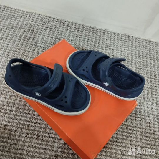 Сандалии crocs s7